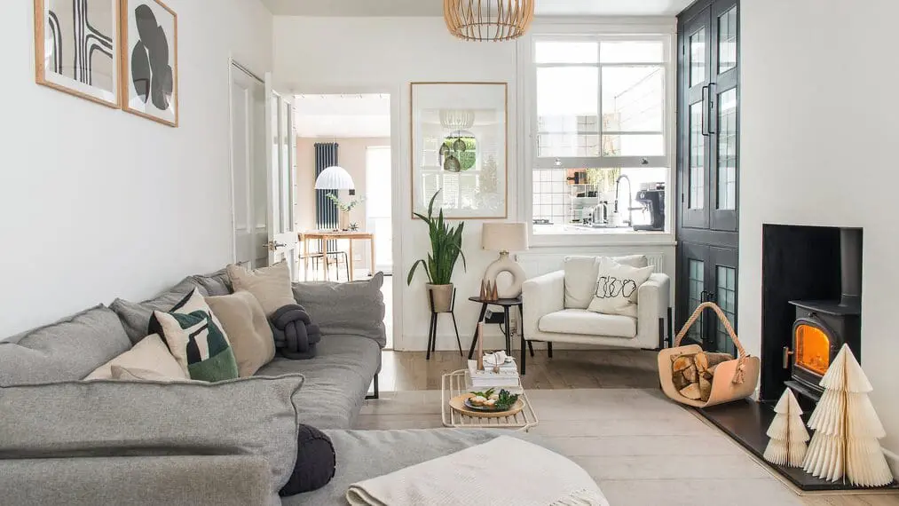 are white interior walls still in style for 2026