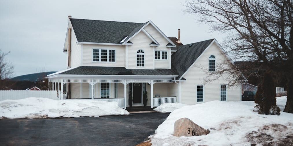 how to tell if your exterior paint will last through winter